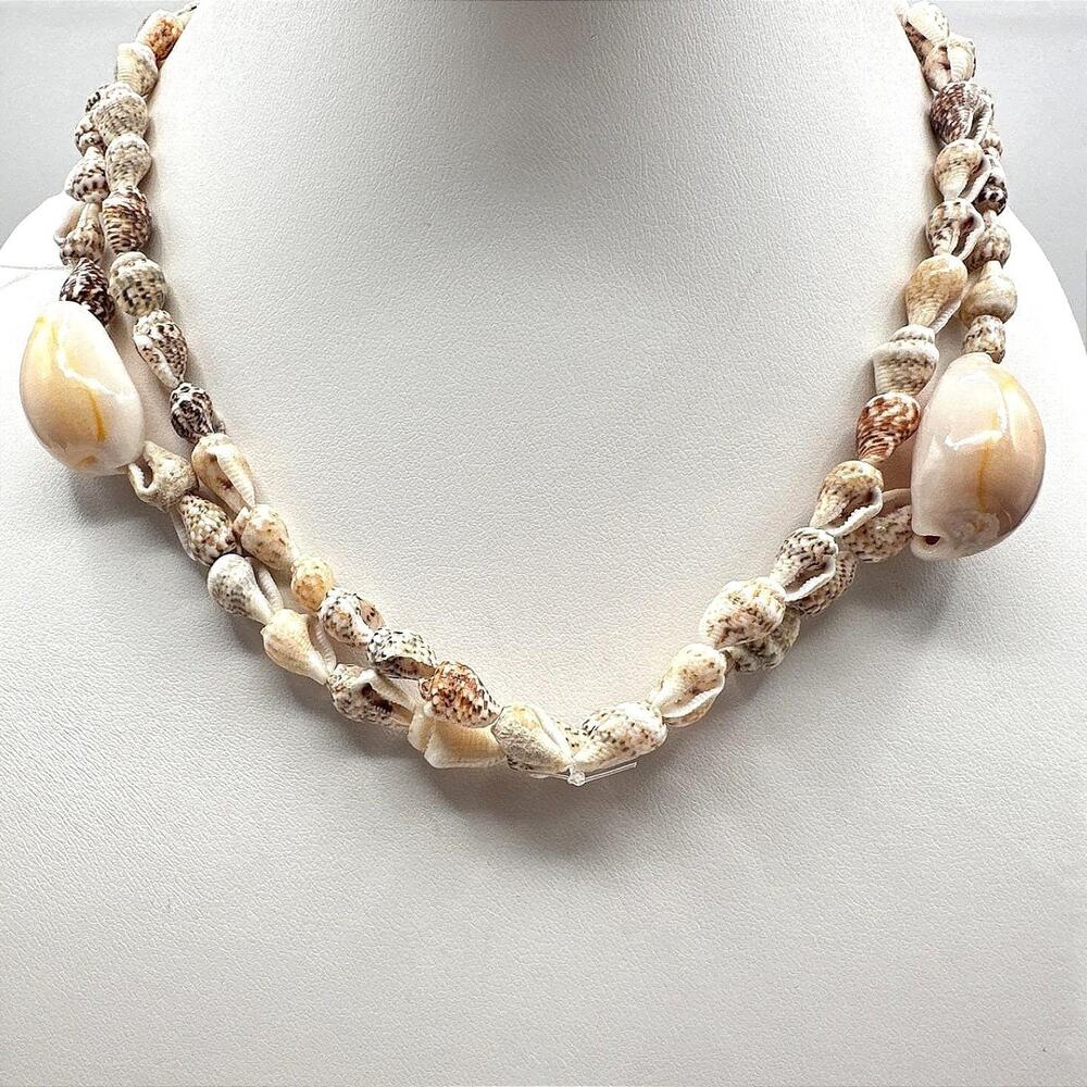 Vintage 90s Double Strand Sea Shell Necklace Cream Cowrie Puka Shells Boho